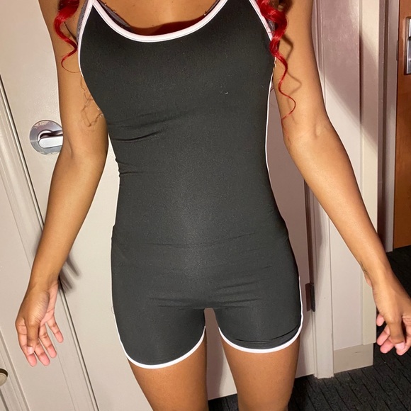 Romper - Picture 2 of 4